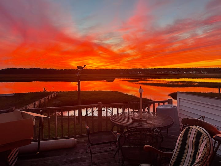 Stunning Waterfront Sunsets - Wells, ME