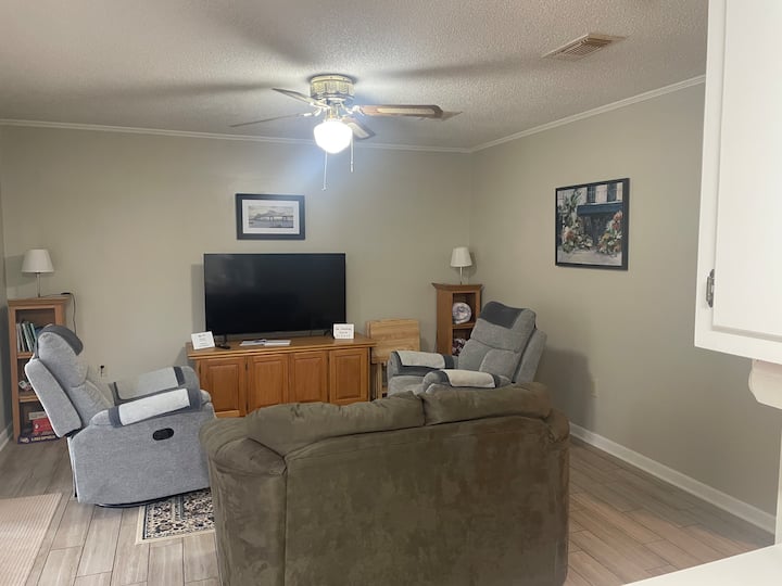 Cozy Guesthouse - Baton Rouge, LA