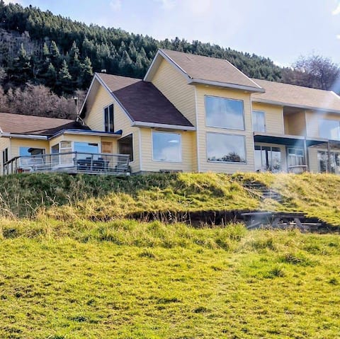 Comfortable house, families, groups, 14 people, 10 beds.