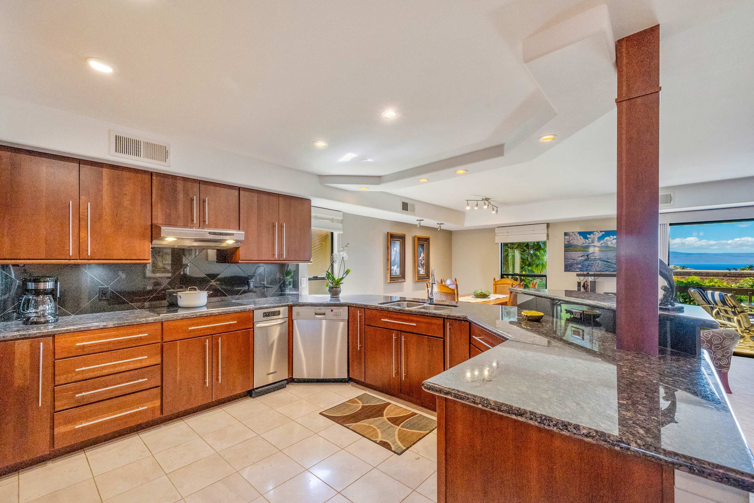 Condo in Lahaina · ★4.33 · 2 bedrooms · 2 beds · 2.5 baths - Image 17