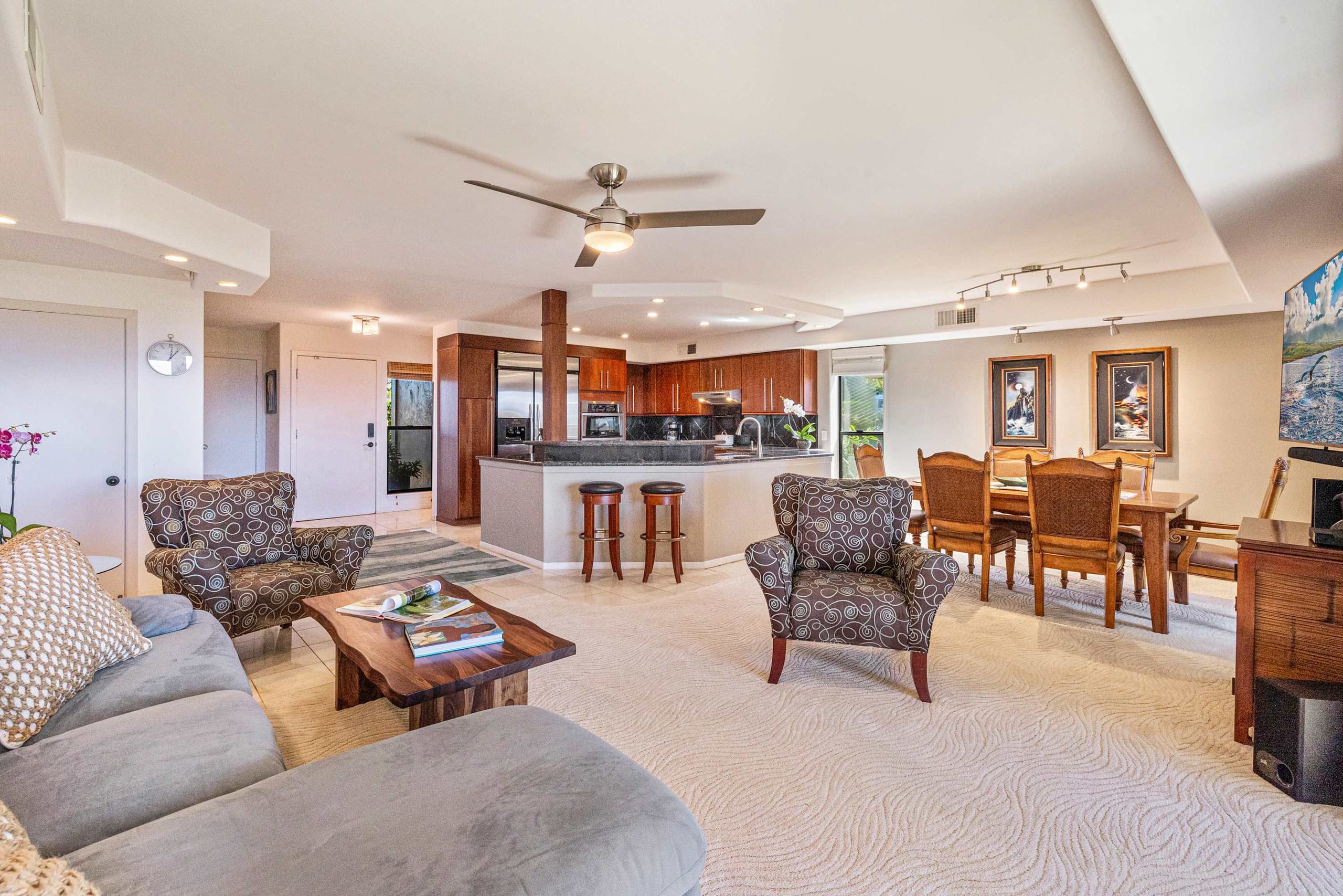 Condo in Lahaina · ★4.33 · 2 bedrooms · 2 beds · 2.5 baths - Image 8