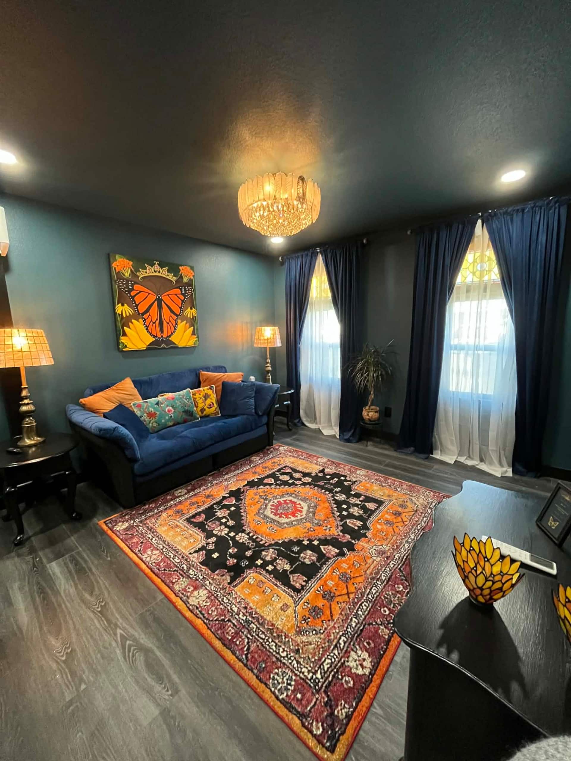 The Queen's Muse: The Entire Space