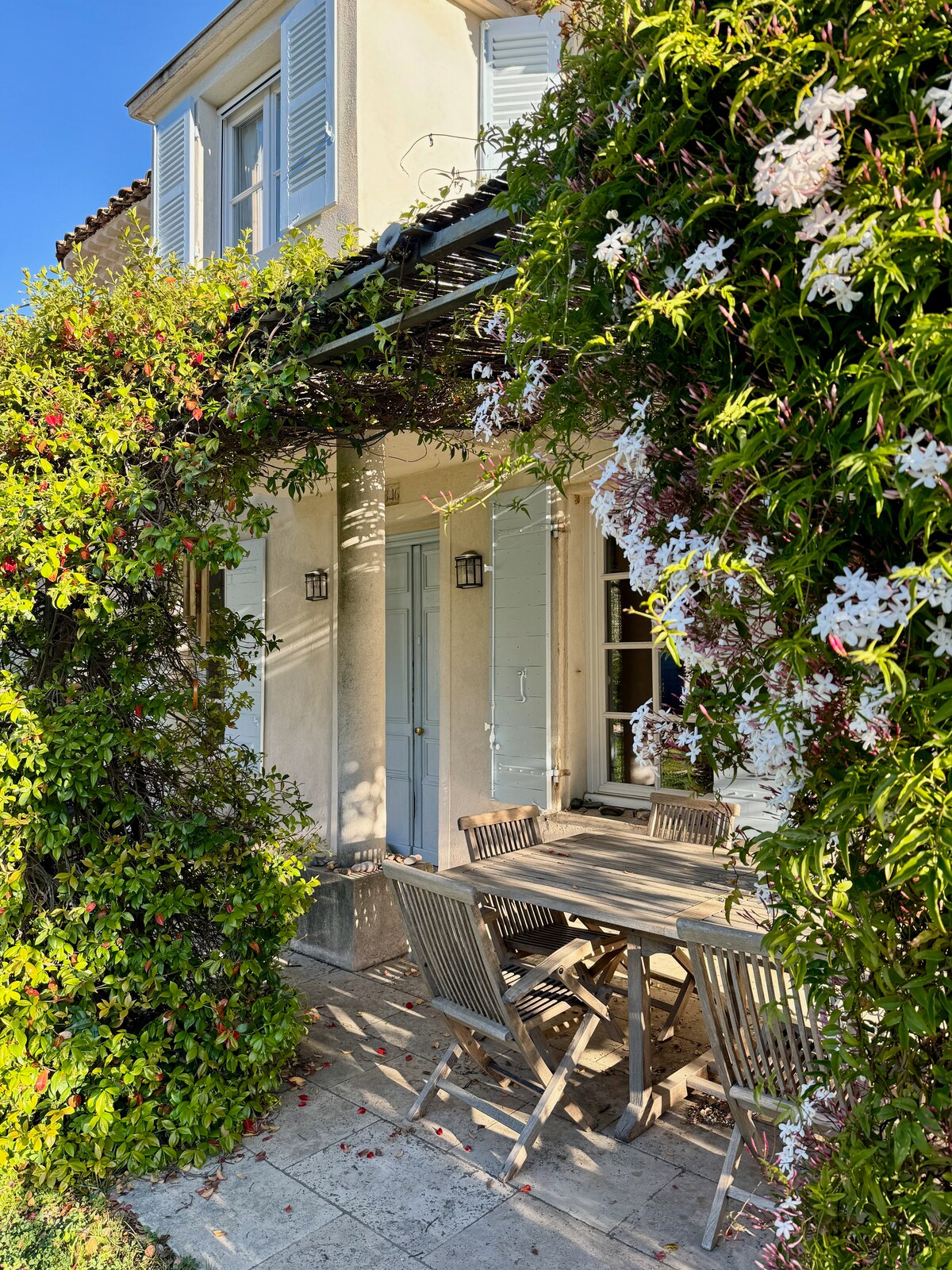 Bastidon im Zentrum von Aix: Pool & Garten - Häuser zur Miete in Aix-en ...
