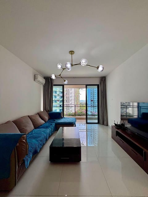 Azure Haven @ Forest City – Pool & Sea View