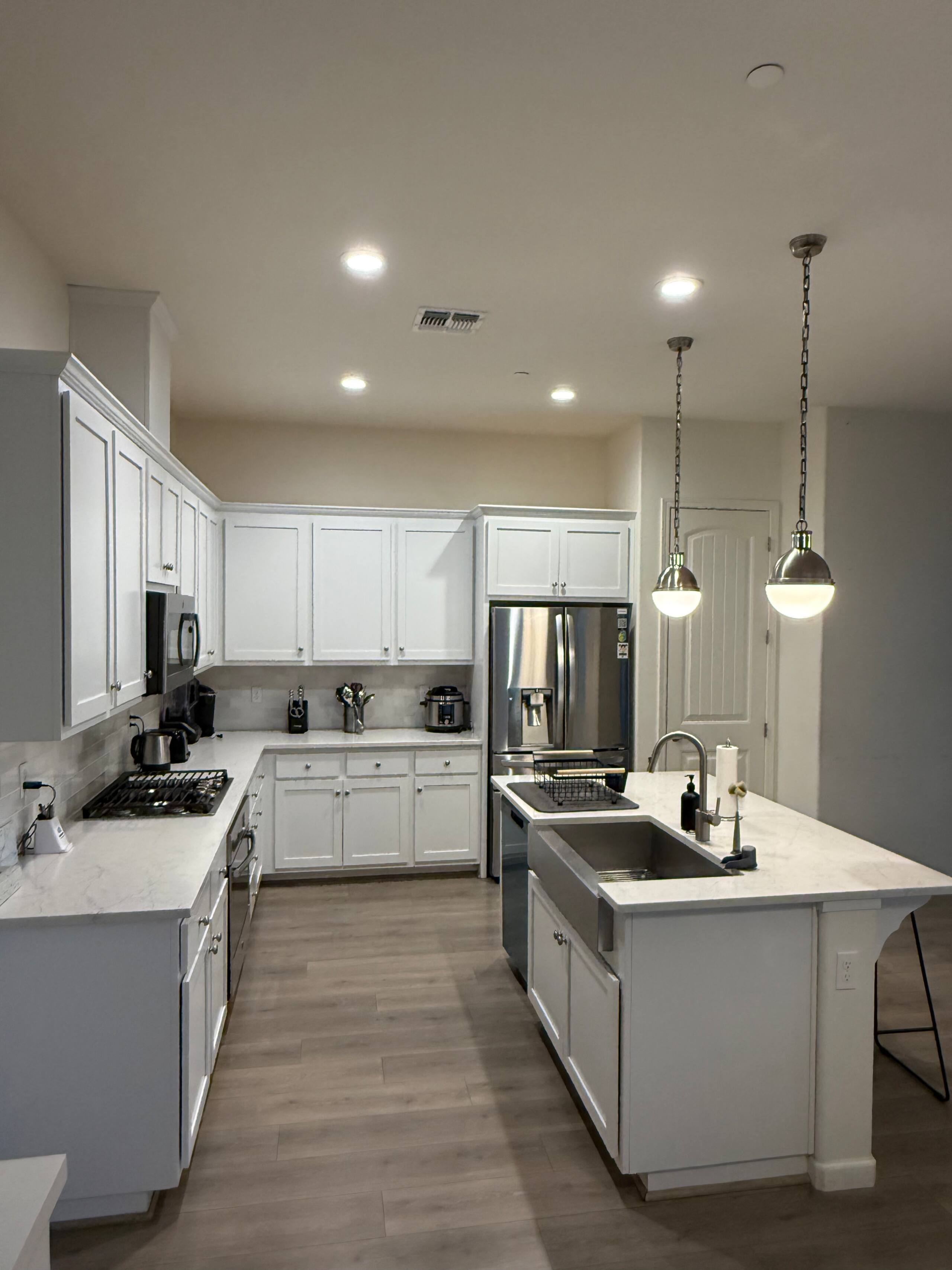 Modern Home with Fire Pit, 5 Min to Airport - Photo 3