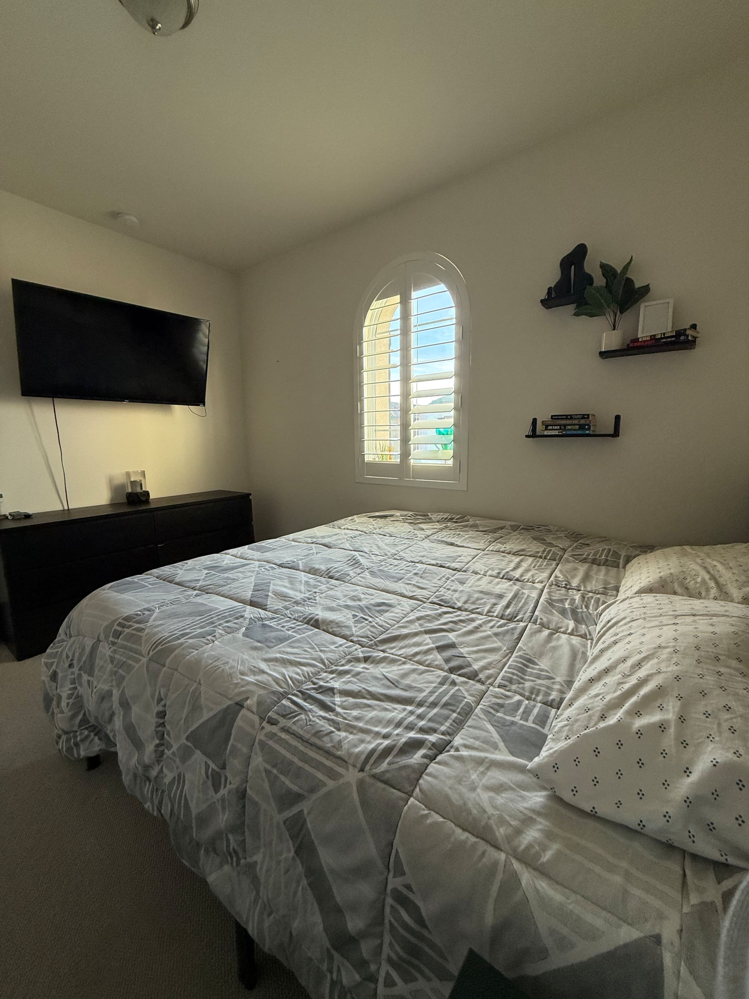 Modern Home with Fire Pit, 5 Min to Airport - Photo 7