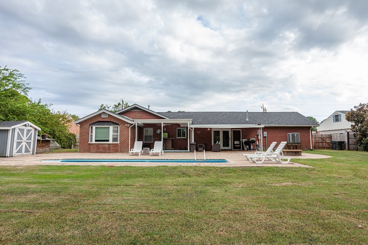 Hampton Family Oasis: 3-bedrooms With Private Pool - Hampton, VA