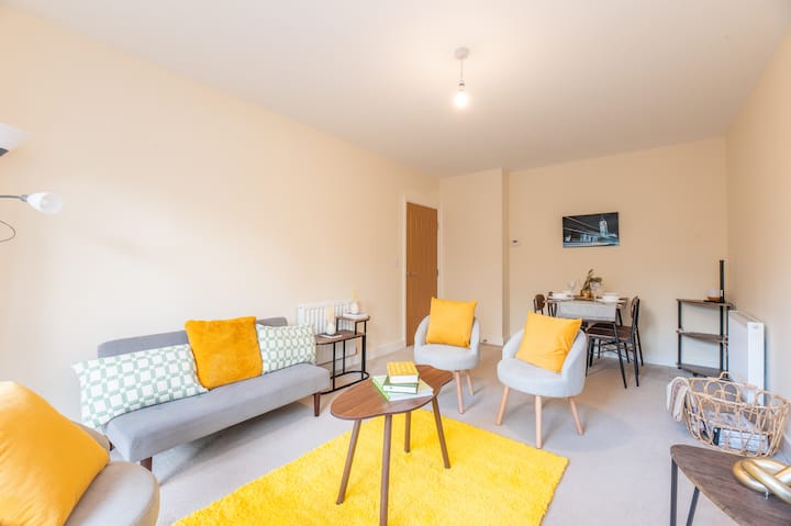 Bright 2br Flat, Parking & 1 Min To Metro Station - Edgware