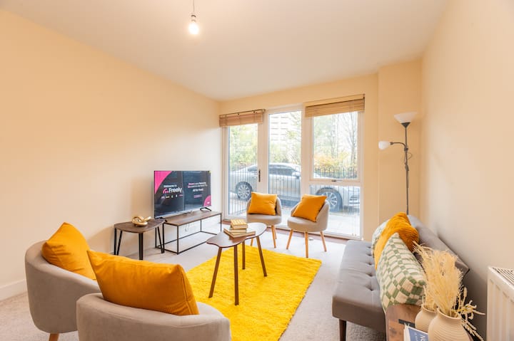 Bright 2br Flat, Parking & 1 Min To Metro Station - Botany Bay - London