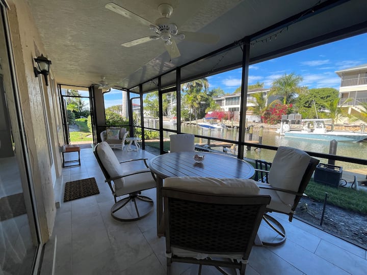 Great Waterfront Condo & Dock Near Downtown Naples - Naples, FL