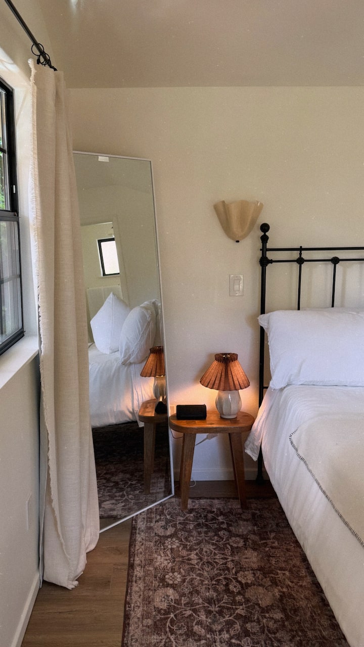 The Oaks Cottage | Quiet Santa Paula Retreat - Santa Paula, CA
