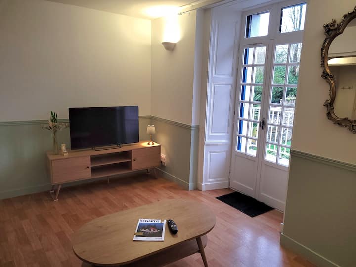 Bel Appartement T2 Avec Terrasse - ibis Vitré Centre