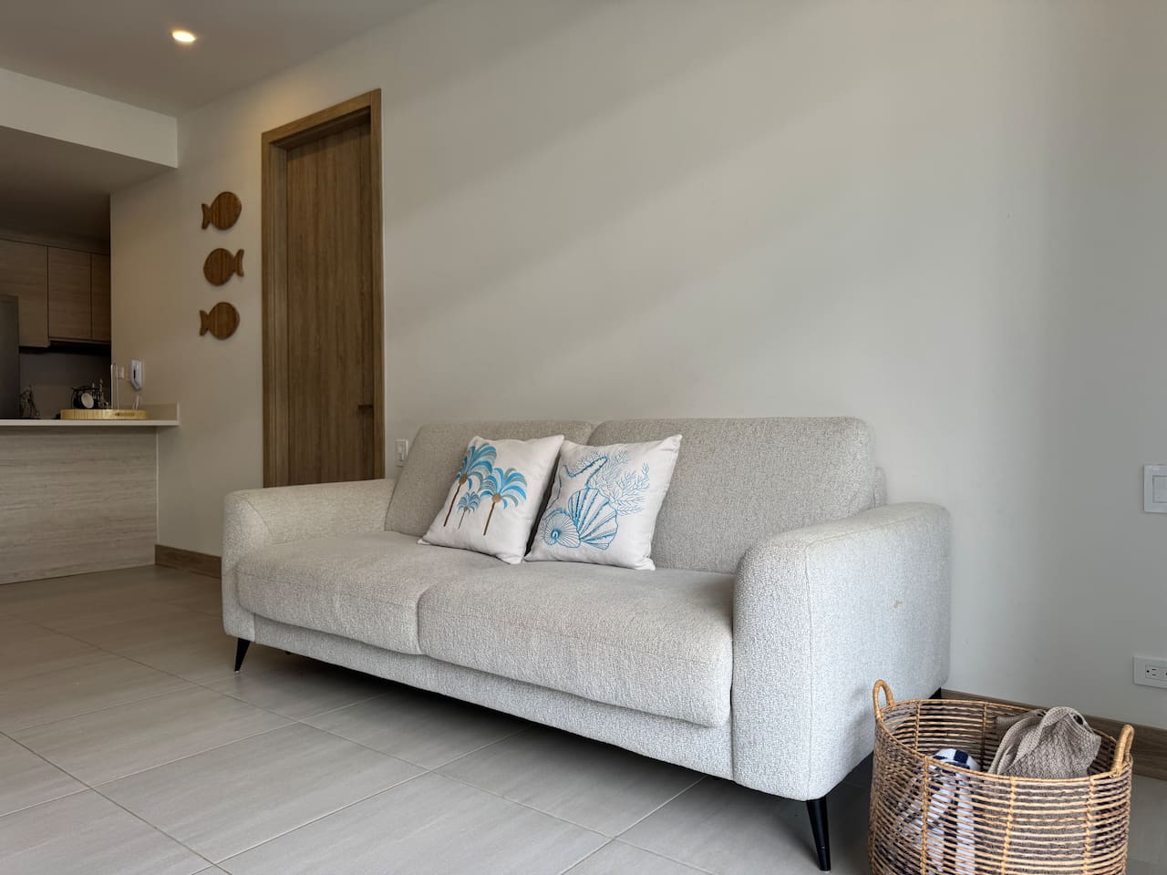 Shoreline Escape + Private Pool + Beach!