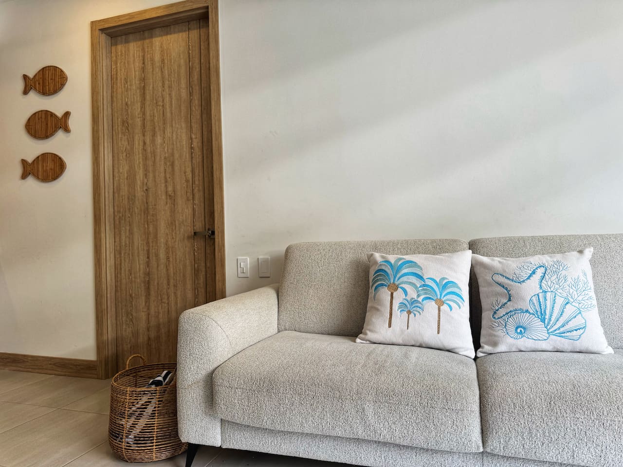 Shoreline Escape + Private Pool + Beach!