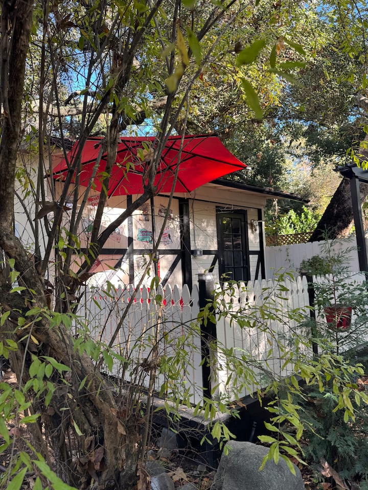 Modjeska’s Haunted Manor Guesthouse - Lake Forest, CA