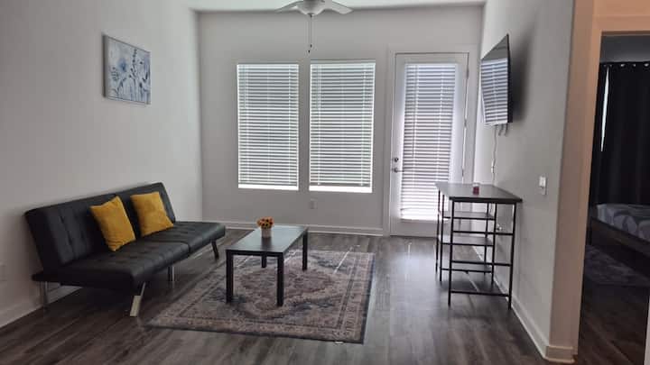 The Leander Hideaway: Chic 1-br Near Austin - Leander, TX