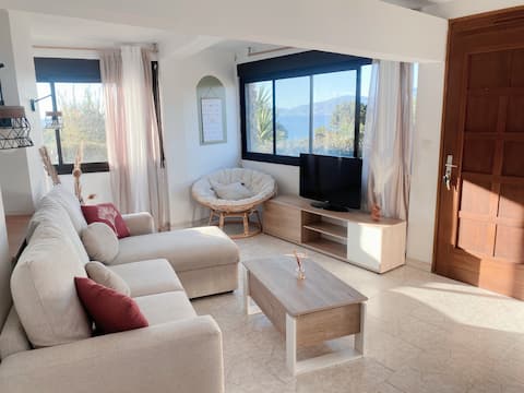 Popular Airbnb listing: 2-bedroom apartment 65 m² | Sea view | Beach within walking distance | Parking in Pietrosella