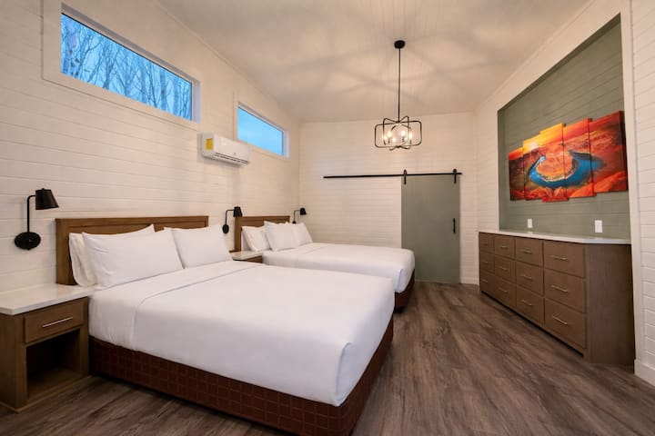 Ultra Luxury Tiny Home With Deck - Page, AZ