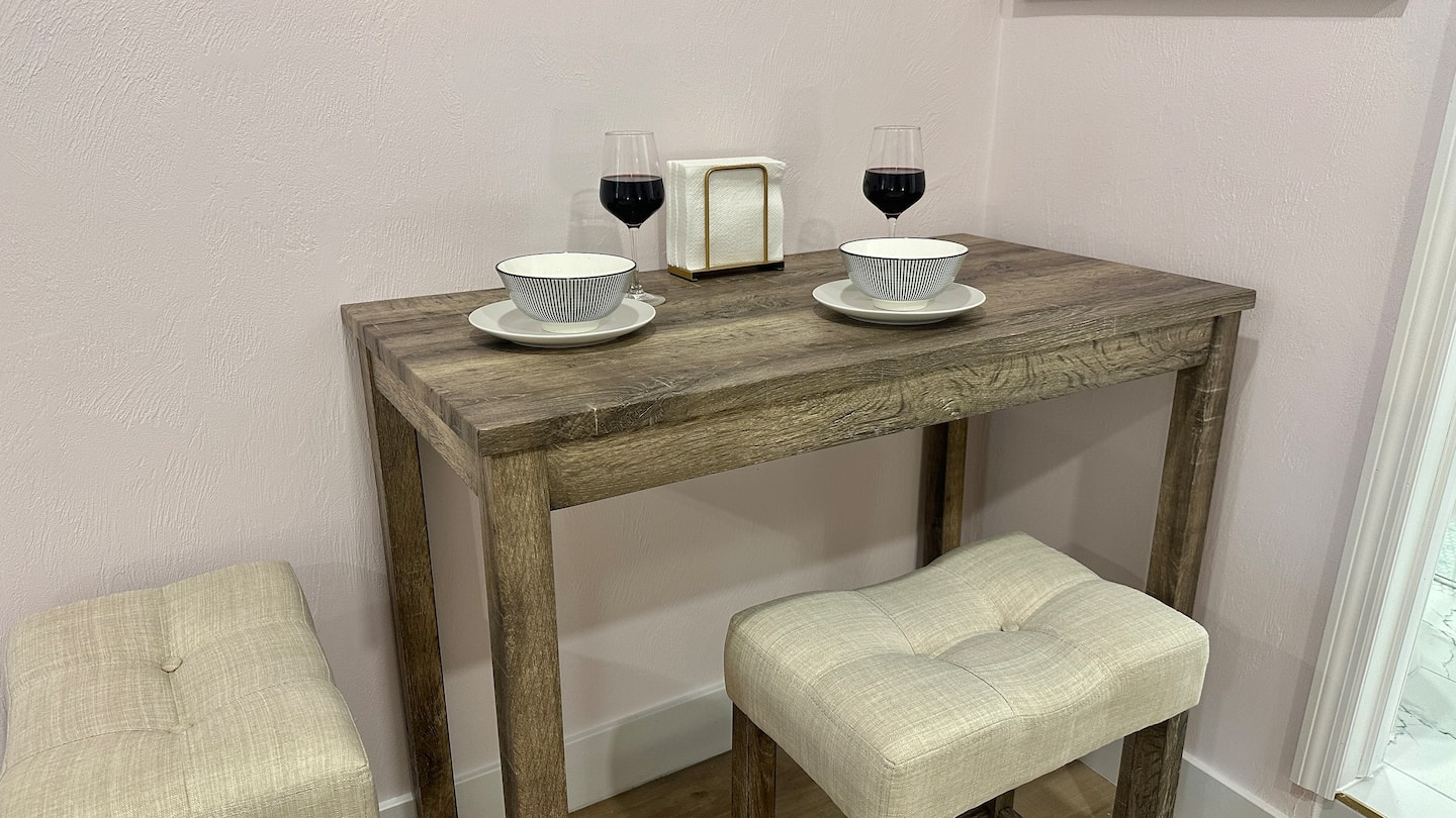 Coral Coastal Nook