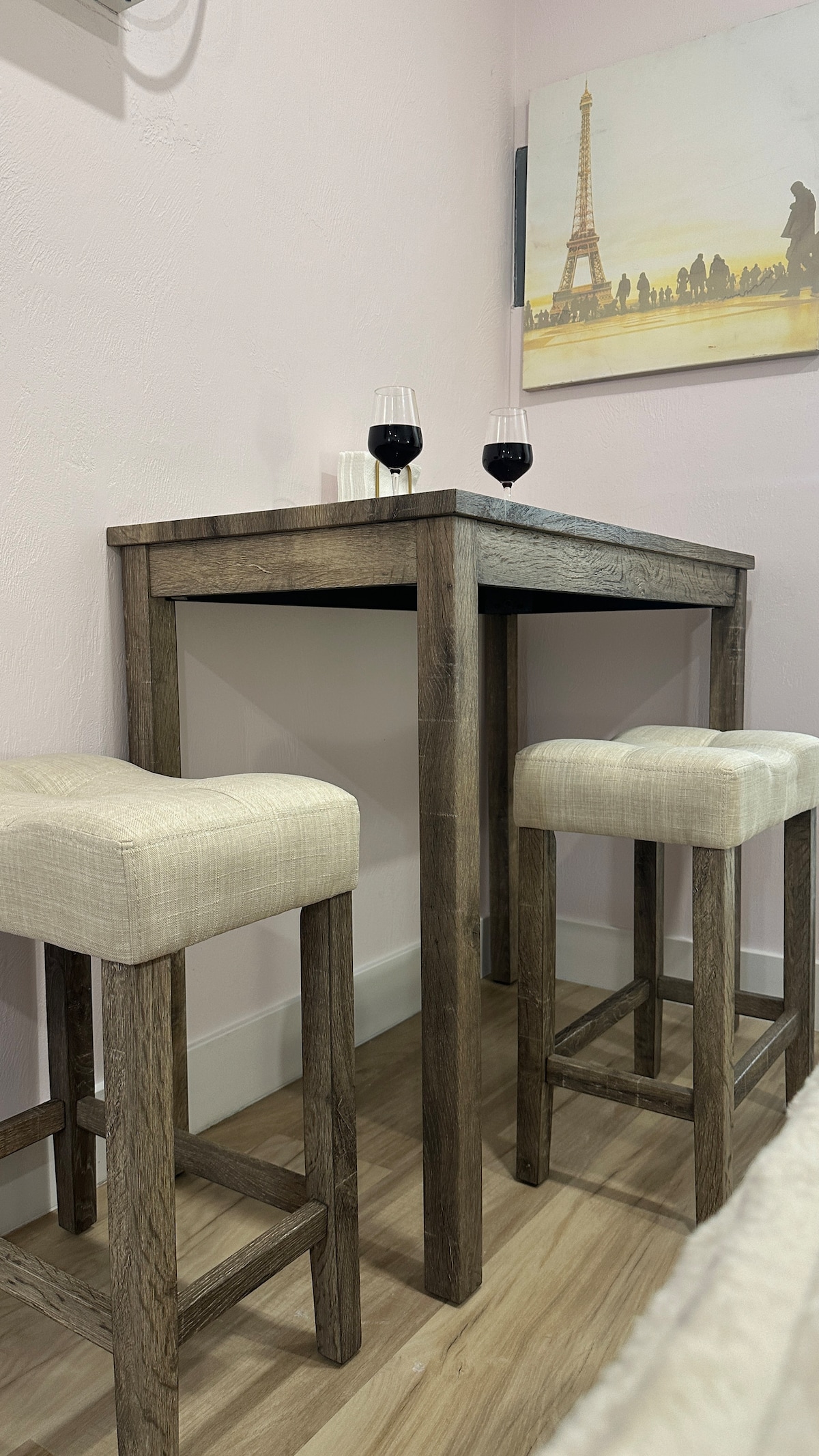 Coral Coastal Nook