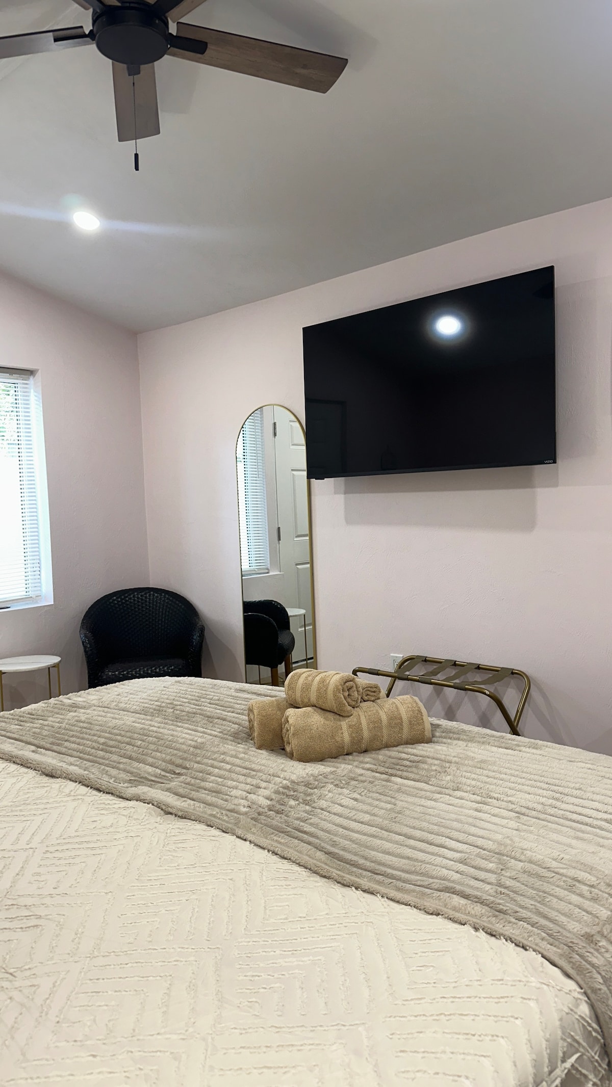 Coral Coastal Nook