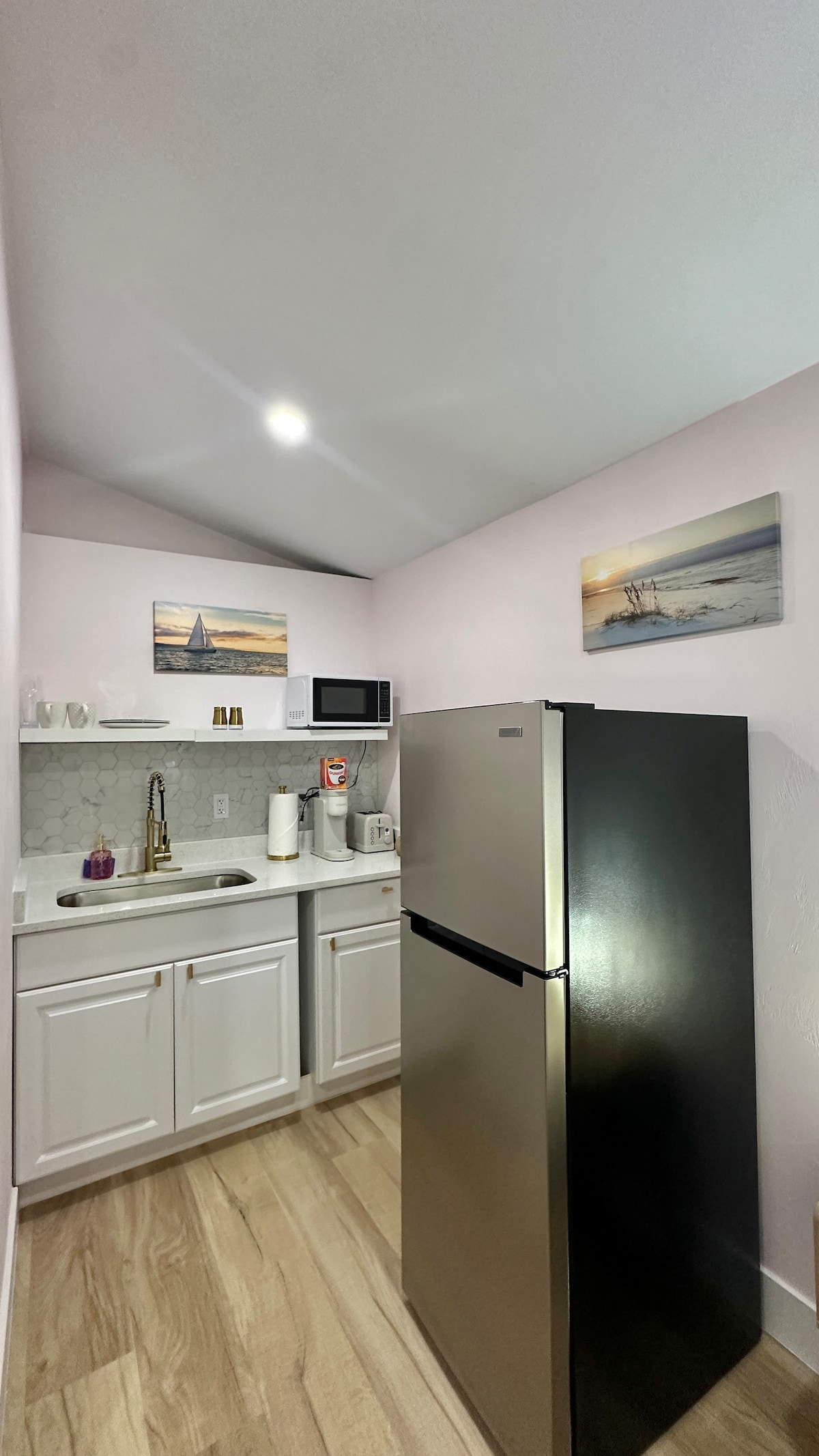 Coral Coastal Nook