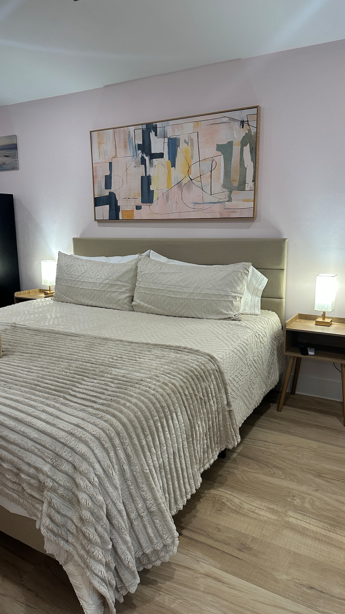 Coral Coastal Nook