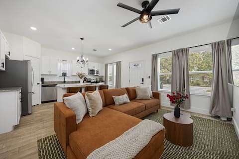 Top Airbnb: Modern 2BR | NRG & Med Center | Long Term in Sunnyside