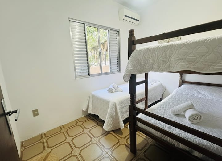 Foto de todo o quarto