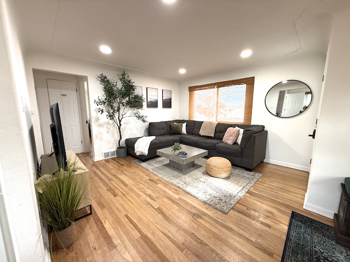 New! Modern Home - 8 Minutes To Downtown Denver - デンバー, CO