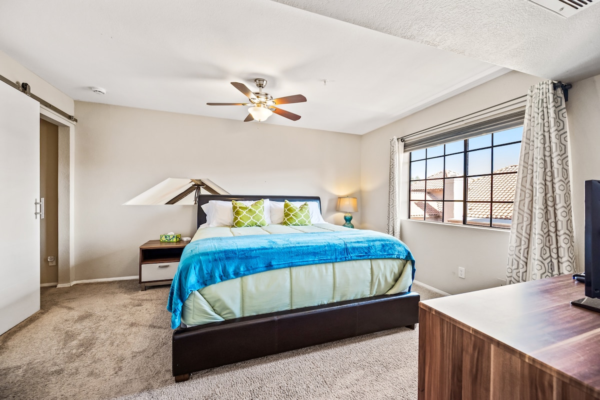 Dormitorio principal con cama king size