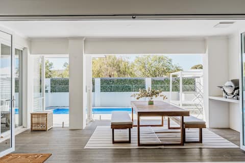Sundrift—Sophisticated Beachside Retreat with Pool
