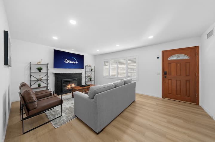 5 Mi To Disney! Quiet Retreat W/ Huge Yard - Santa Ana, CA