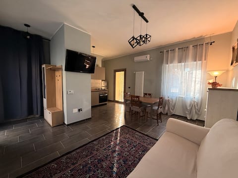 Annuncio Airbnb popolare: Casa Angelo: MX track & private parking a Pavia