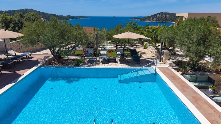 Seaview Villa Ana – A Luxurious Escape - Rogoznica