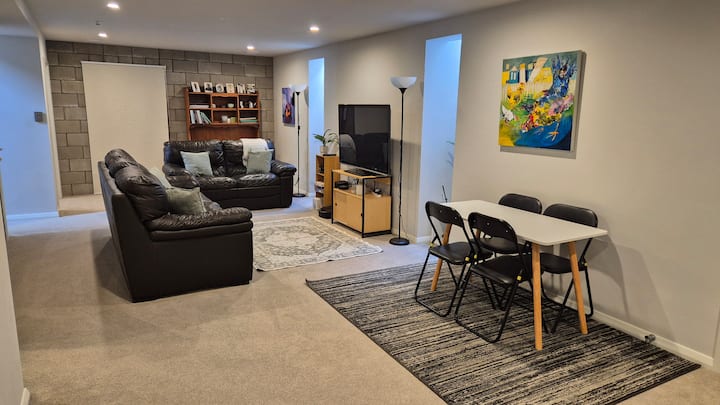 Spacious Redwoods Retreat | 2br Lynmore Suite - Rotorua