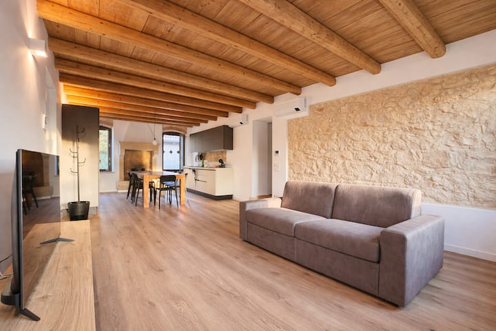 Pedemonte Valpolicella | Stone Home Con Ingresso - Gardameer