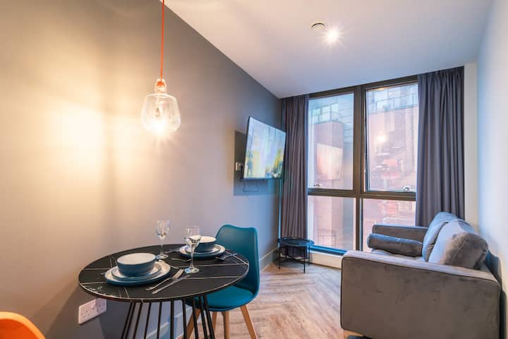 Sleek 2bed Flat In Central Manchester W Security - Manchester