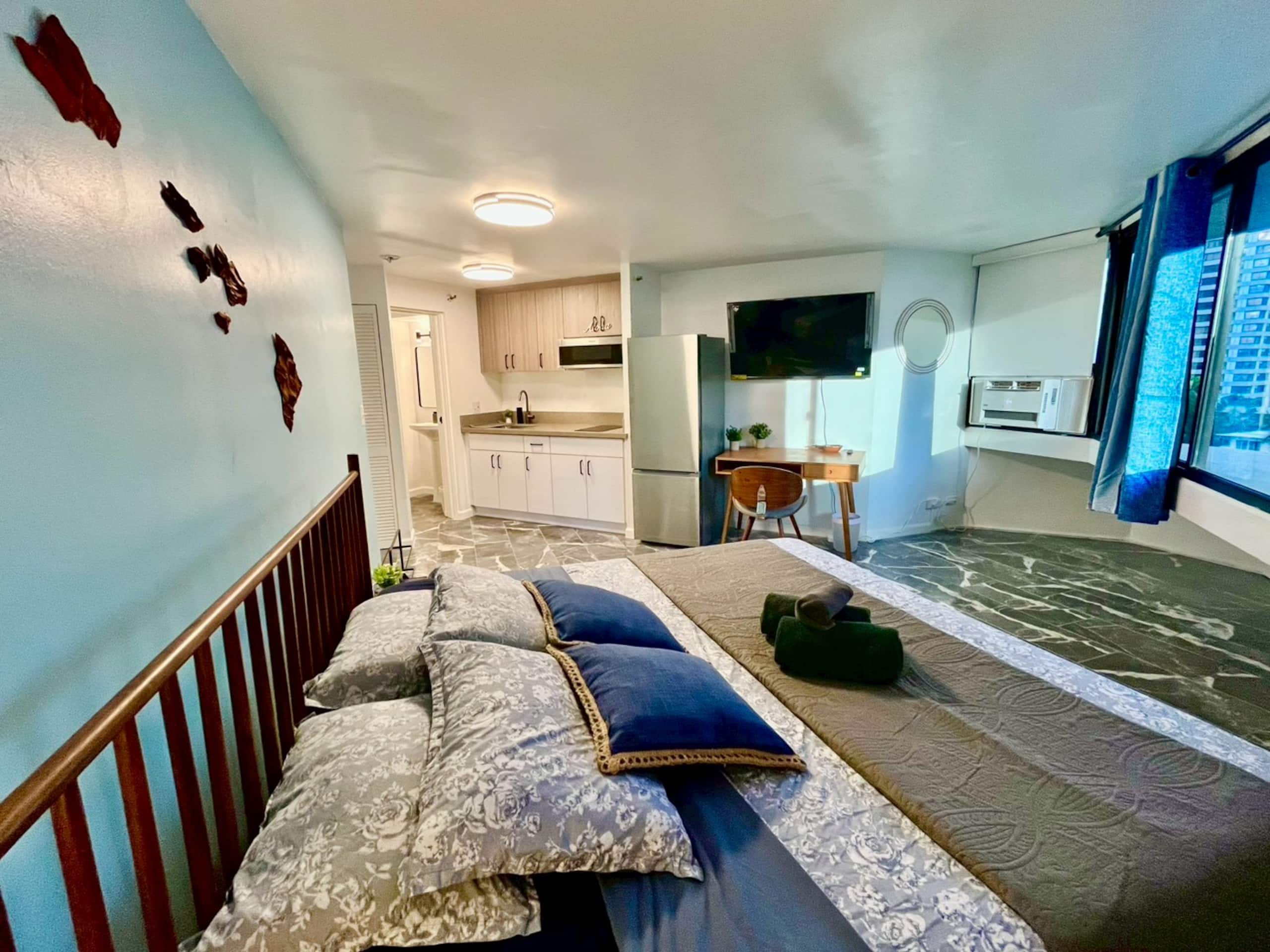Condo in Honolulu · ★4.91 · Studio · 1 bed · 1 bath - Image 22