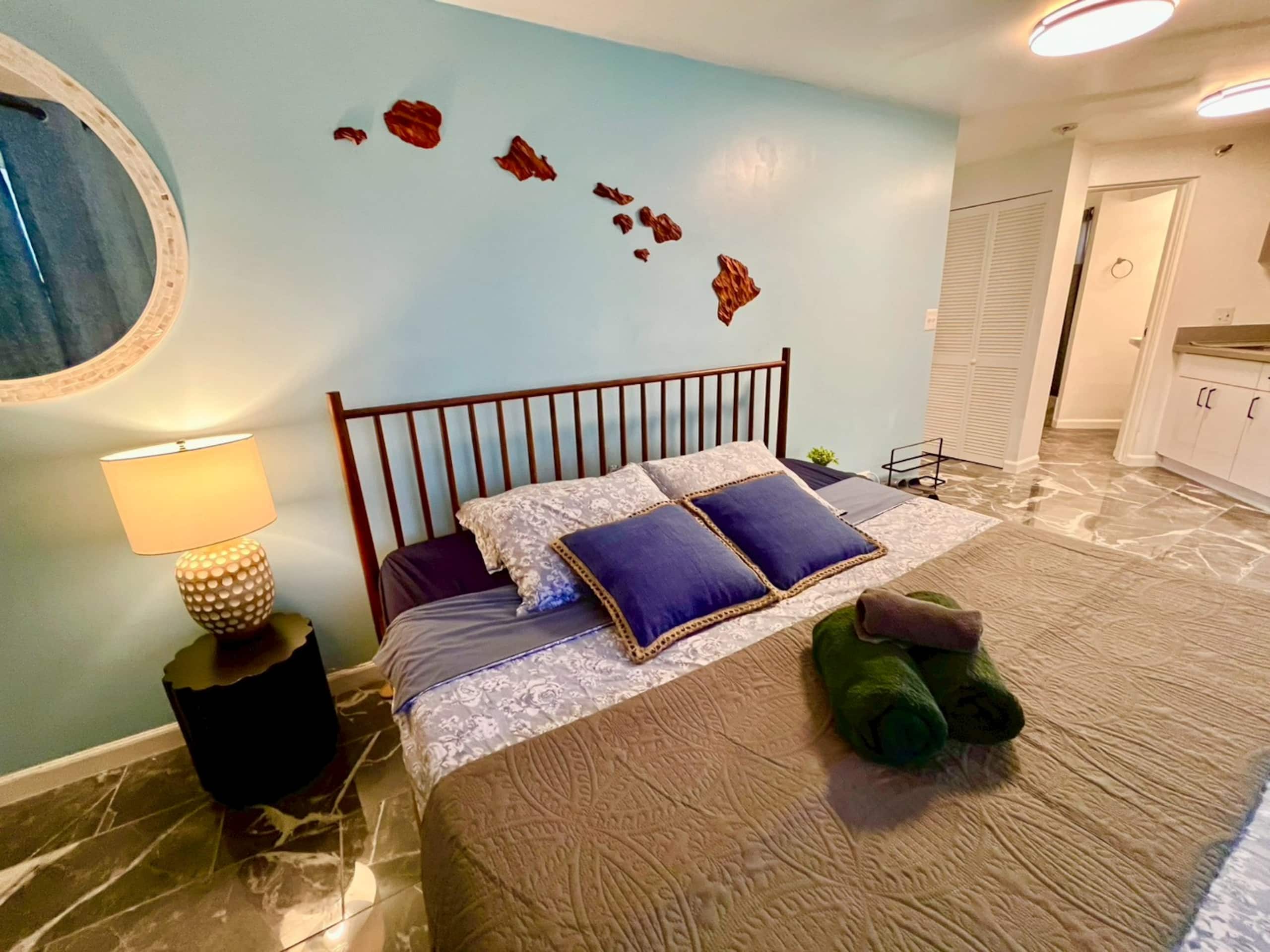 Condo in Honolulu · ★4.91 · Studio · 1 bed · 1 bath - Image 23