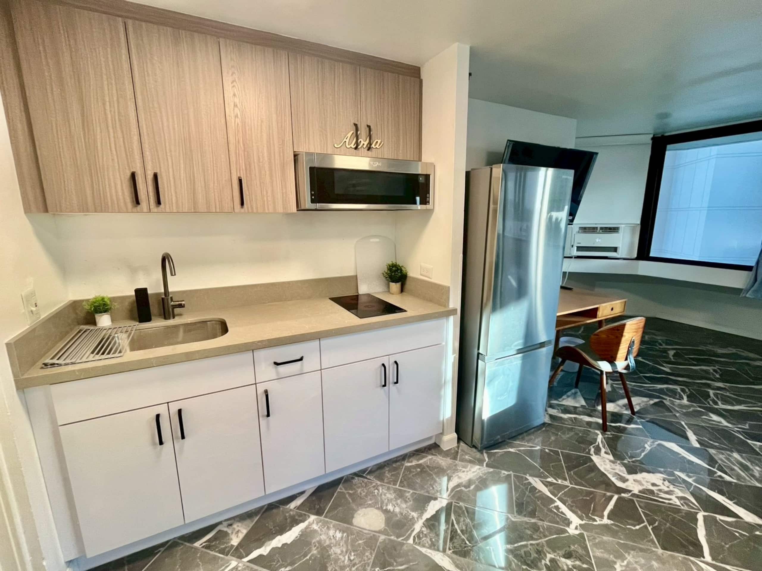 Condo in Honolulu · ★5.0 · Studio · 1 bed · 1 bath - Image 13