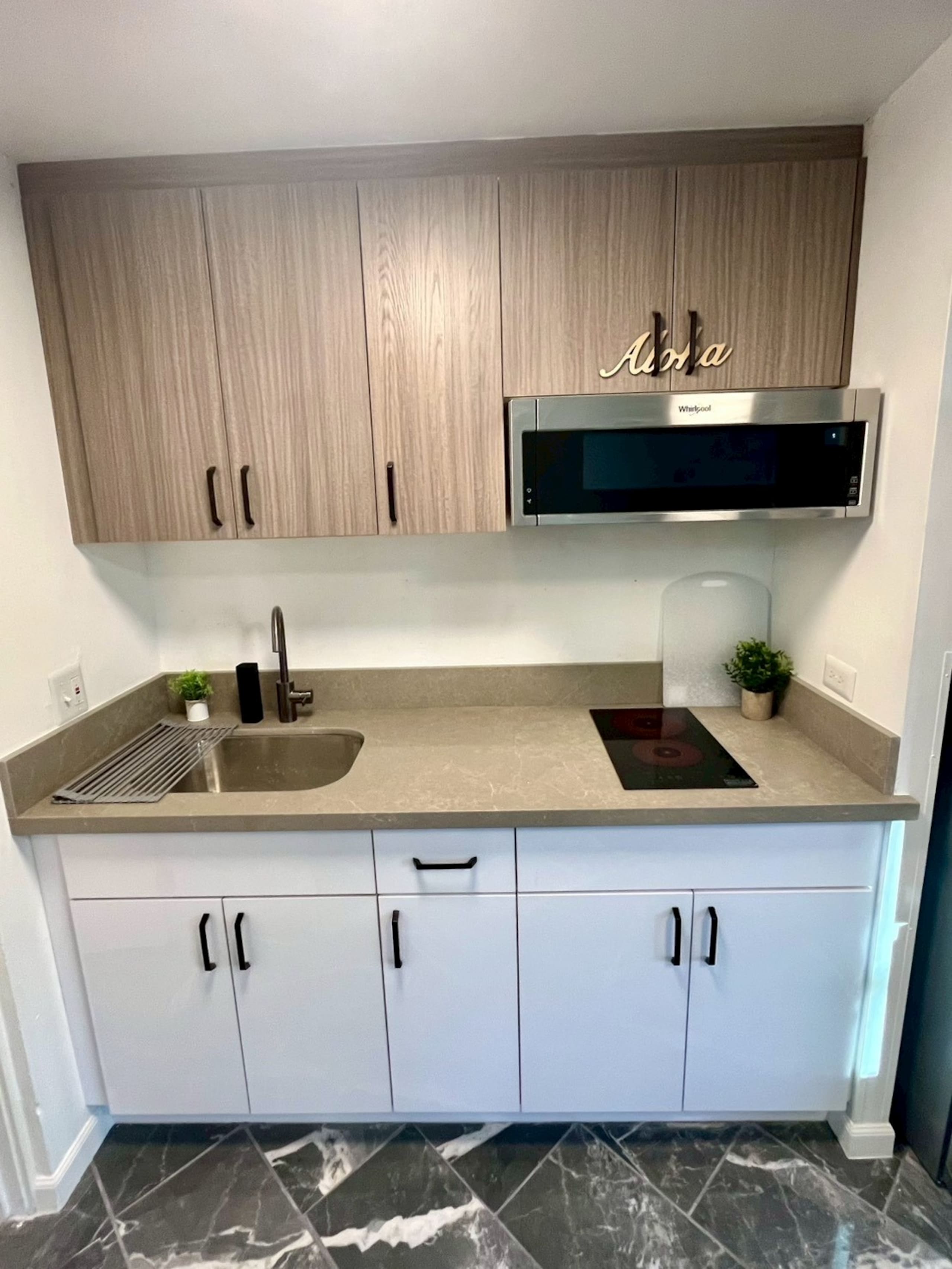 Condo in Honolulu · ★5.0 · Studio · 1 bed · 1 bath - Image 18