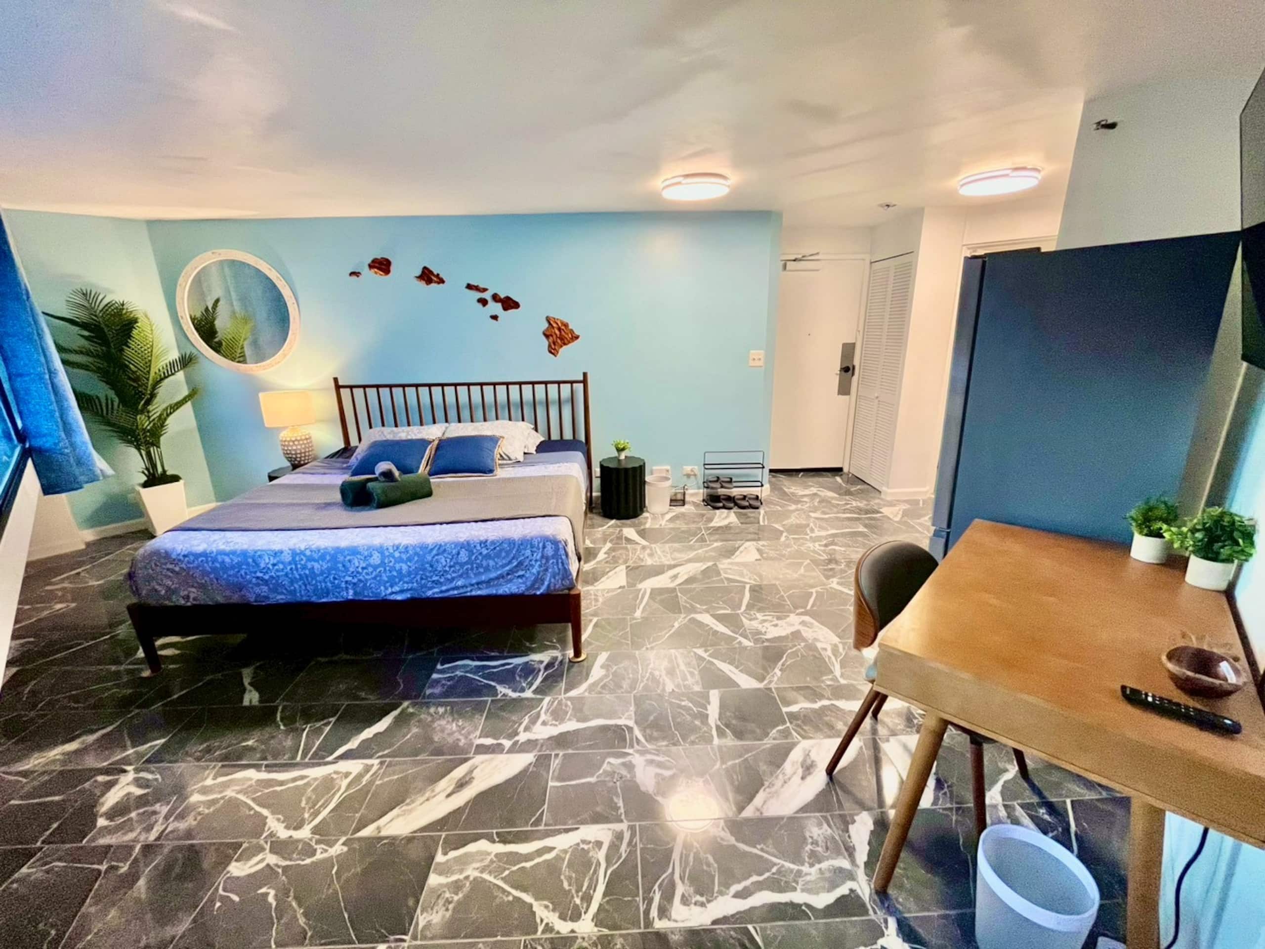 Condo in Honolulu · ★5.0 · Studio · 1 bed · 1 bath - Image 4