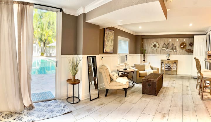 Palm Harbor Poolside Paradise - Dunedin, FL