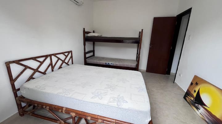 Dormitorio 2 con capacidad para 4 personas.