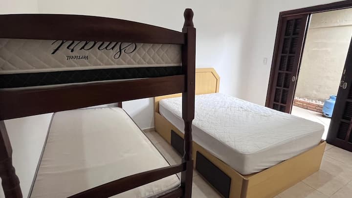 Dormitorio 1 con capacidad para 4 personas.