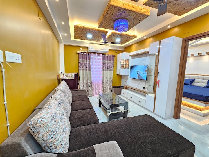 Elegant 1bhk Haven | 800m From Sea | Spacious - Puri