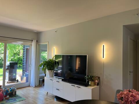 Successful Airbnb property: Seaside 1st floor with private entrance quiet central in Bærum