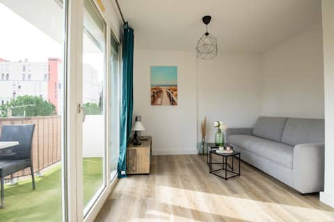 Annonce Airbnb populaire: Free parking "Cozy Air-conditioned Studio" à Les Cévennes