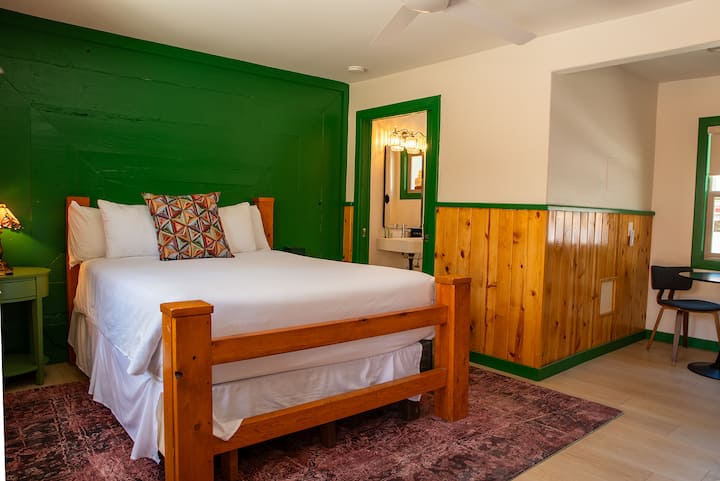 Unit 4-anna's Hummingbird-accessible Alpine Studio - Big Bear Lake, CA